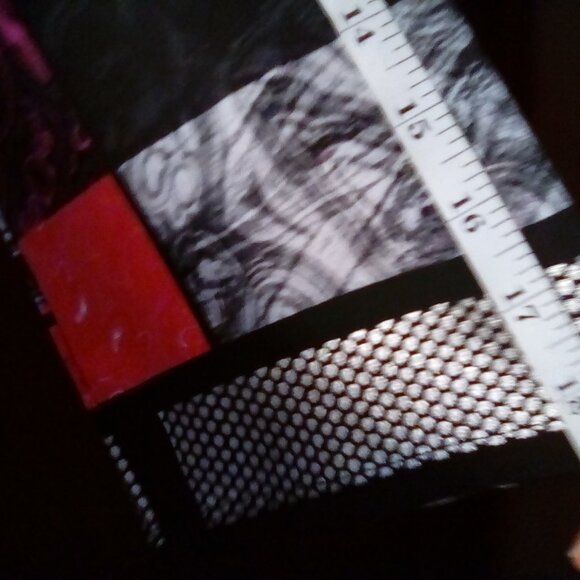 Women's pattern 3/4 length sleeve top - Picture 6 of 6